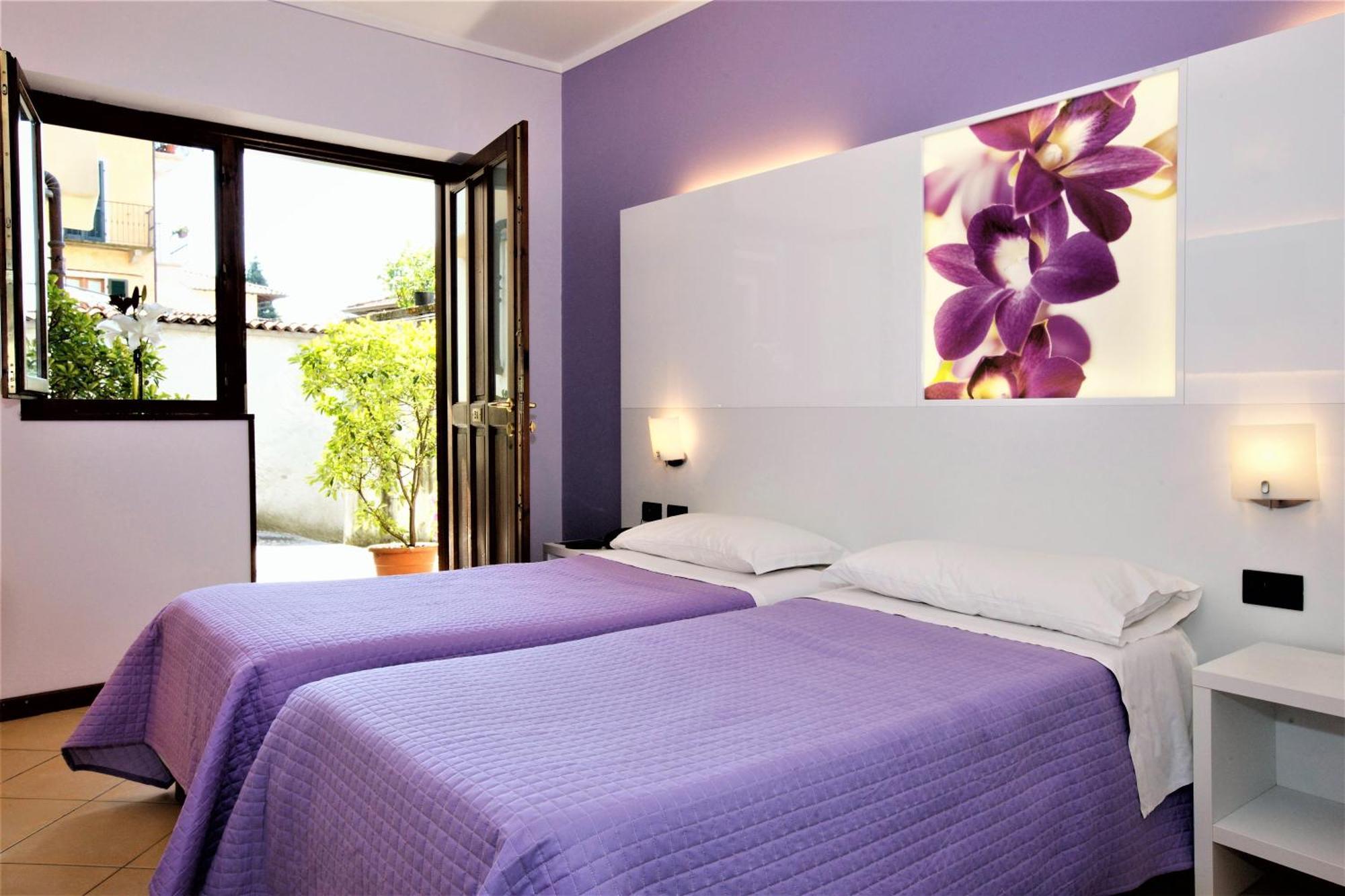 Hotel Dependance Pesce D'Oro Verbania Habitación foto