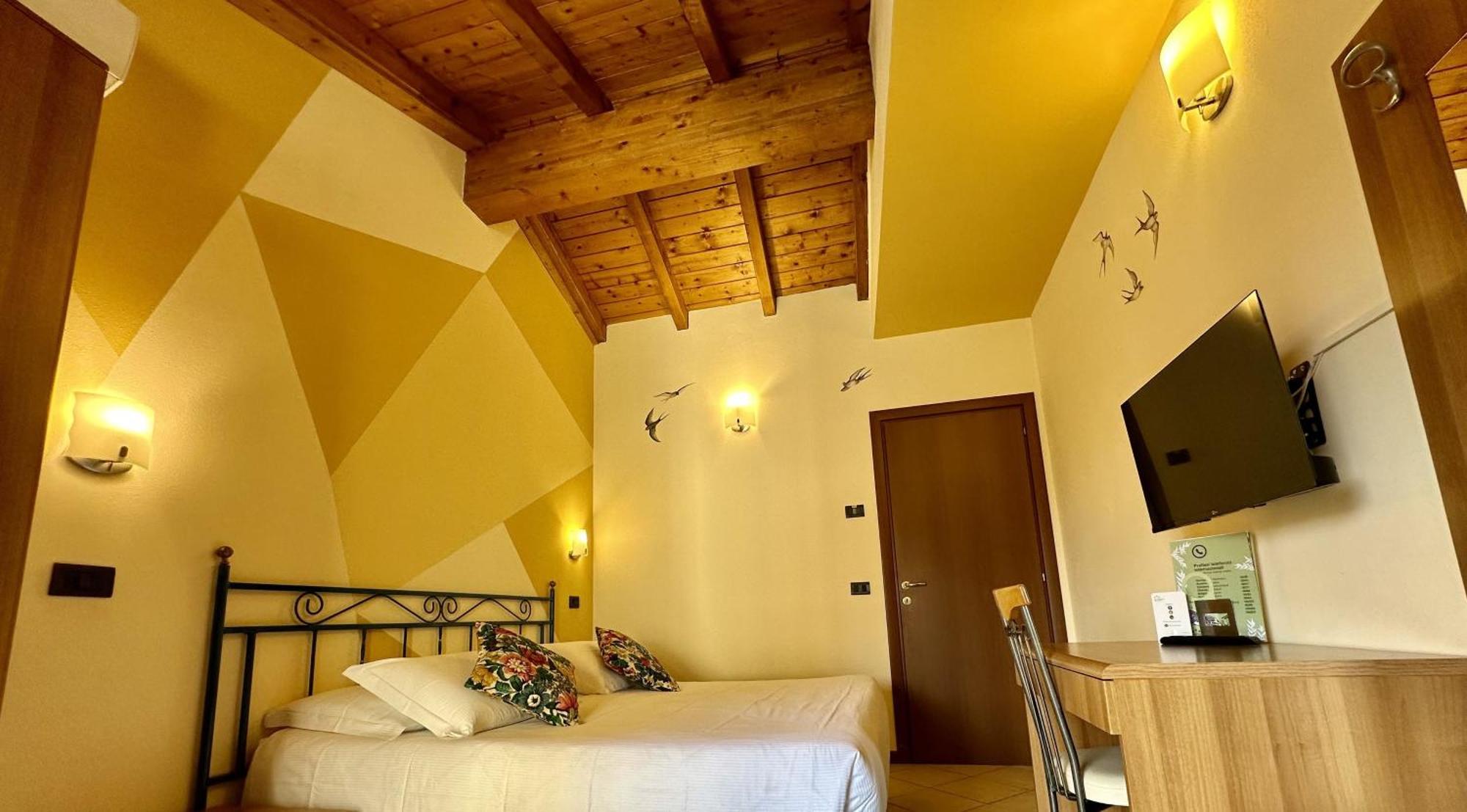 Hotel Dependance Pesce D'Oro Verbania Exterior foto