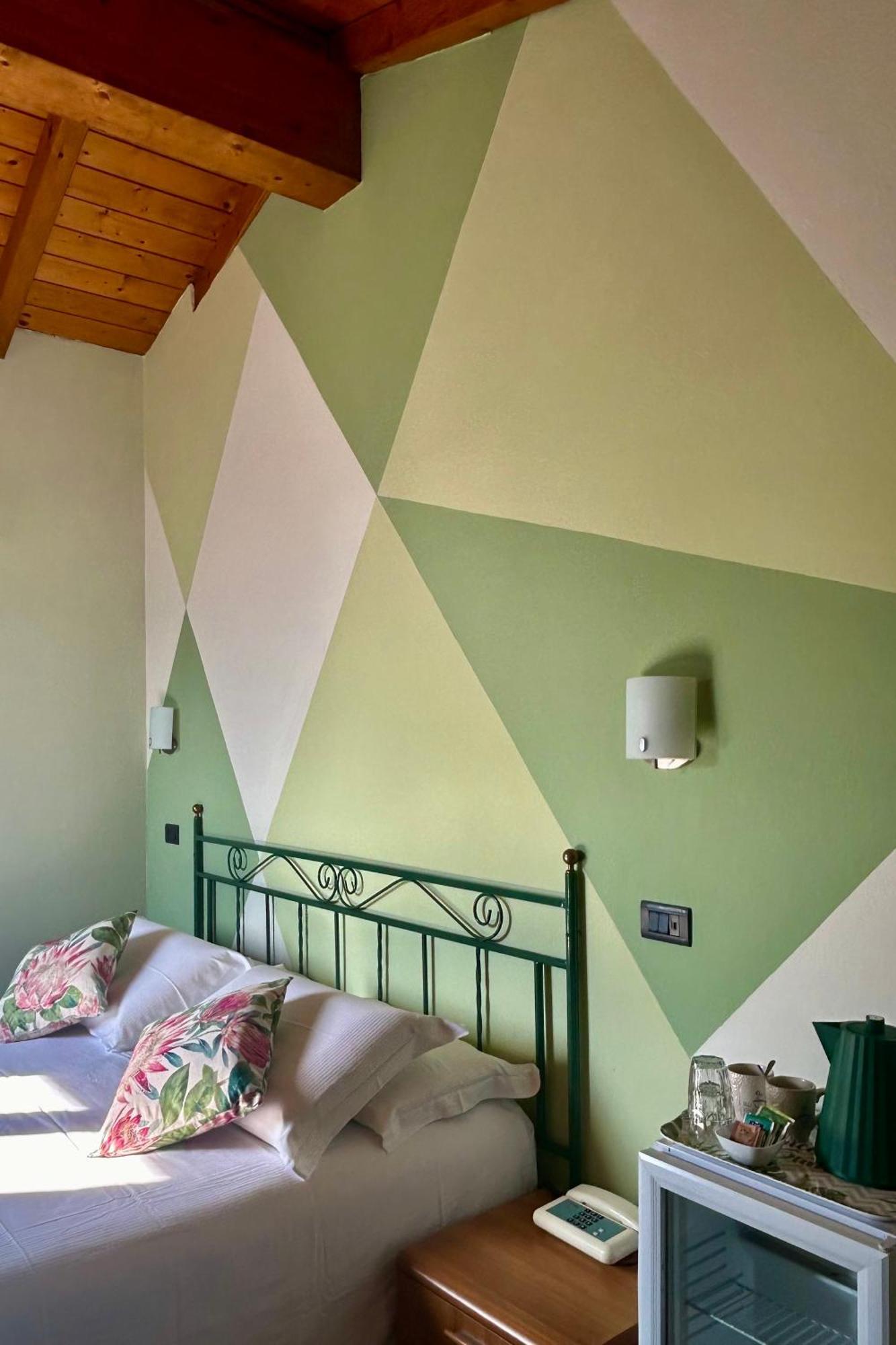 Hotel Dependance Pesce D'Oro Verbania Exterior foto